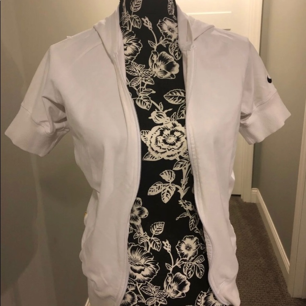 Nike shirt sleeve zip up